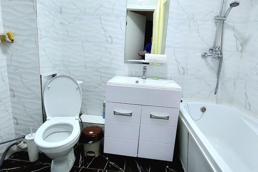 Аэропорт 10 Минут Apartman Asztana Kültér fotó